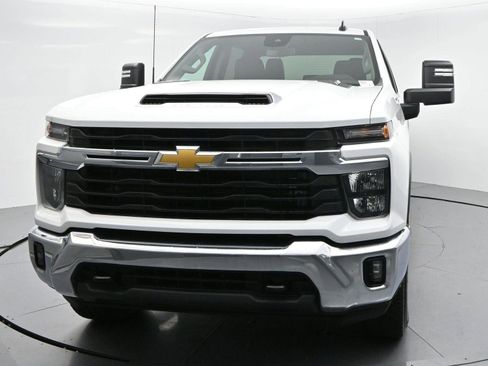Used 2025 Chevrolet Silverado 2500 LT AWD/4WD image 3