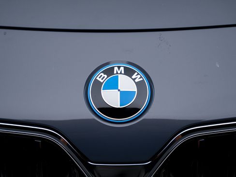 Used 2023 BMW i7 xDrive60 image 13