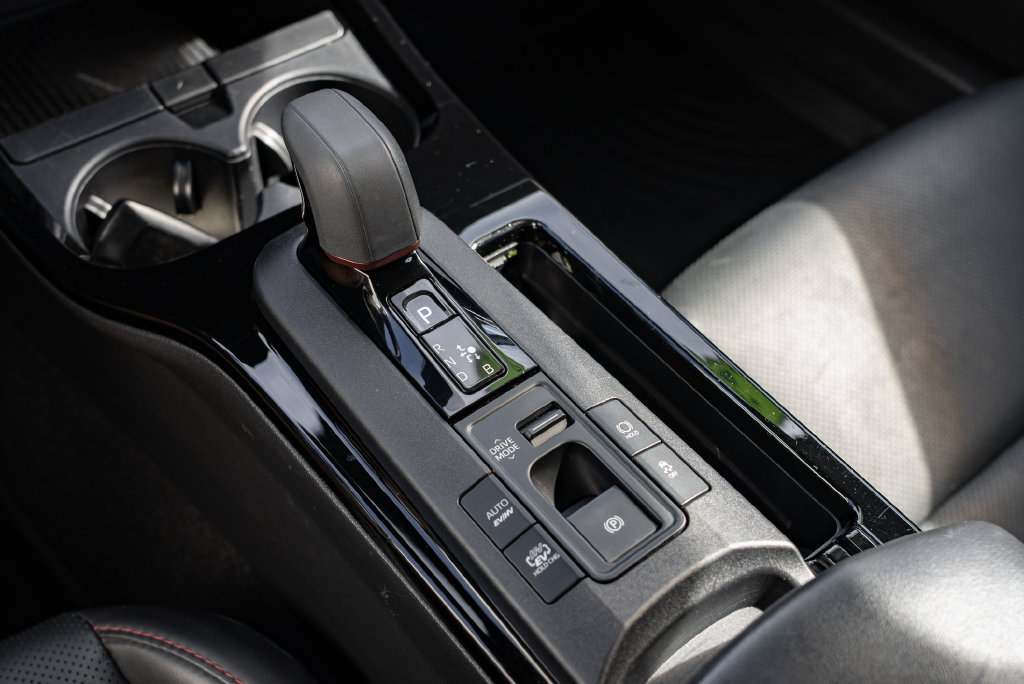 Used 2025 Toyota Prius Plug-In Hybrid FWD image 20