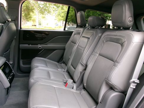 Used 2020 Lincoln Aviator Reserve w/ Equipment Group 201A AWD/4WD image 33