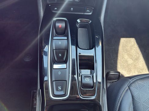 Used 2023 Chevrolet Bolt EUV Premier w/ Sun & Sound Package FWD image 33