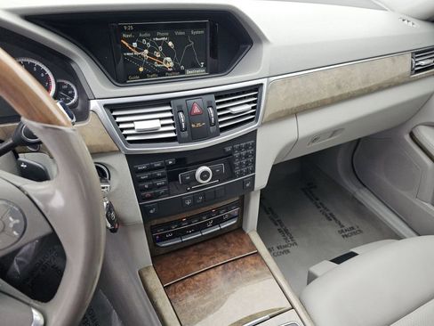 Used 2011 Mercedes-Benz E 350 4MATIC Sedan w/ Premium 1 Pkg image 31
