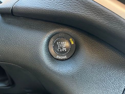 Used 2015 Jeep Cherokee Limited image 15