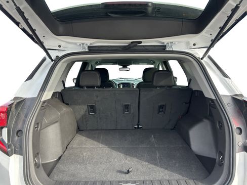 Used 2024 GMC Terrain SLE image 19