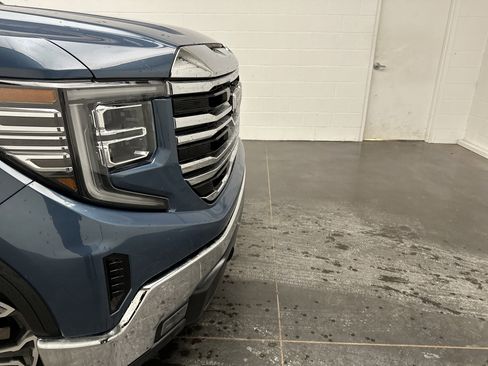 Used 2024 GMC Sierra 1500 SLT image 2