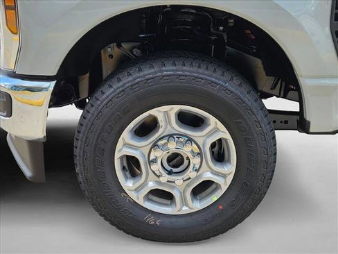 New 2026 Ford F250 XLT w/ FX4 Off-Road Package image 10
