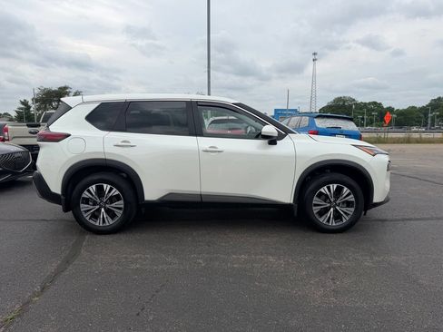 Used 2023 Nissan Rogue SV AWD/4WD image 9