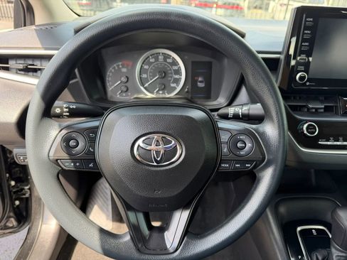 Used 2022 Toyota Corolla LE image 28