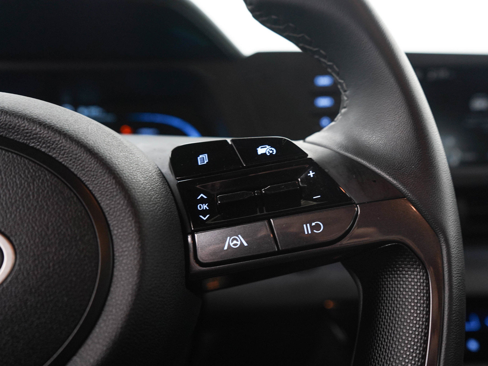 Certified 2026 Hyundai Elantra Sport FWD image 23