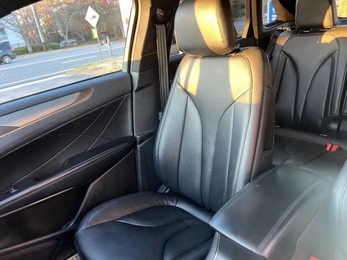 Used 2017 Lincoln MKC Premiere image 16