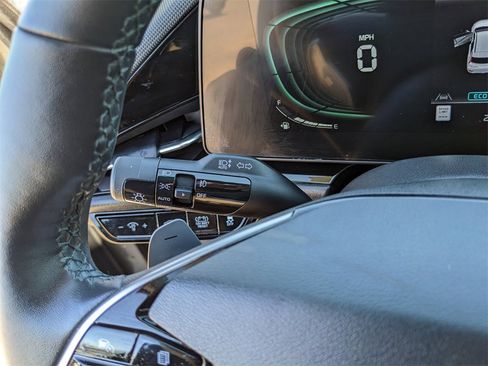 Certified 2023 Kia Niro SX Touring image 33