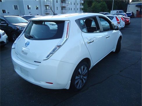 Used 2015 Nissan Leaf SV w/ LED & Quick Charge Package FWD image 6