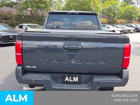 Used 2025 Toyota Tacoma SR5 AWD/4WD image 12