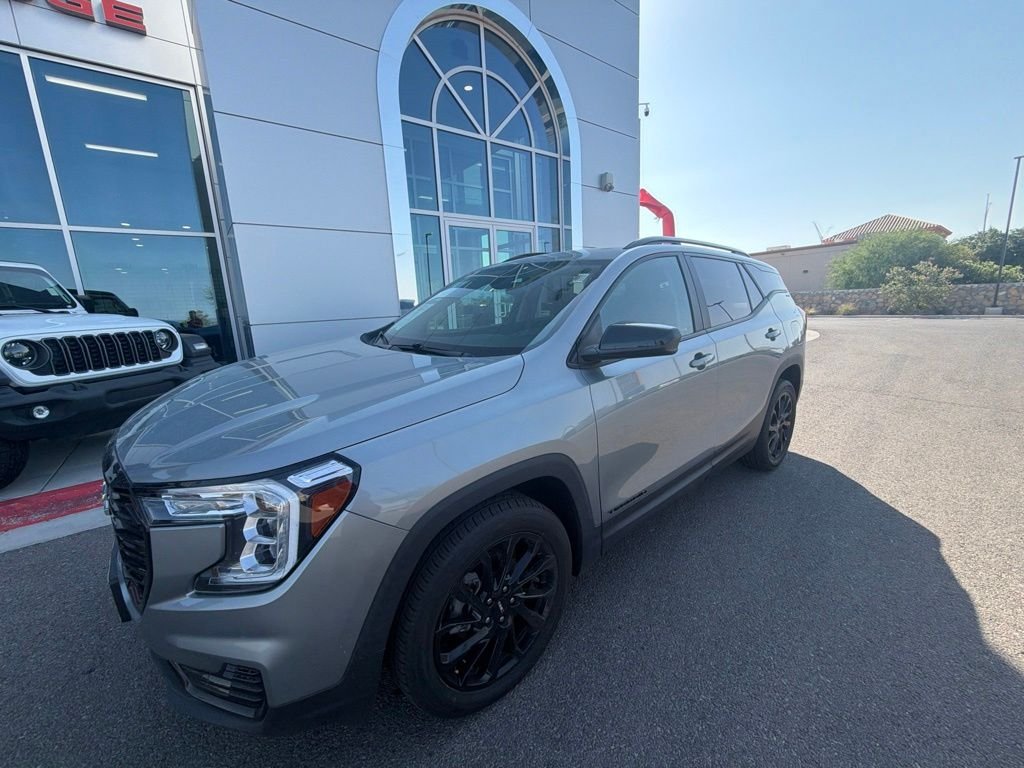 Used 2023 GMC Terrain SLE w/ Elevation Edition FWD image 24