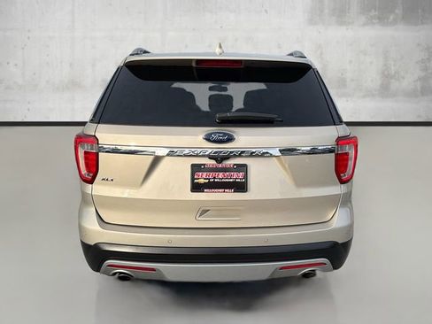 Used 2017 Ford Explorer XLT w/ Equipment Group 201A image 6