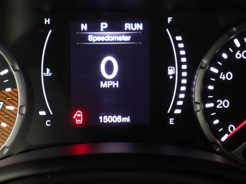 Used 2023 Jeep Renegade Latitude w/ Premium Group AWD/4WD image 39
