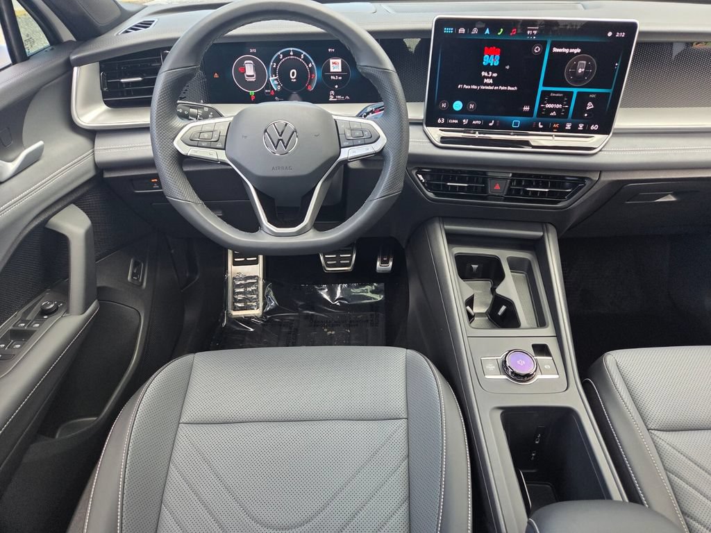 Used 2025 Volkswagen Tiguan SE R-Line AWD/4WD image 12