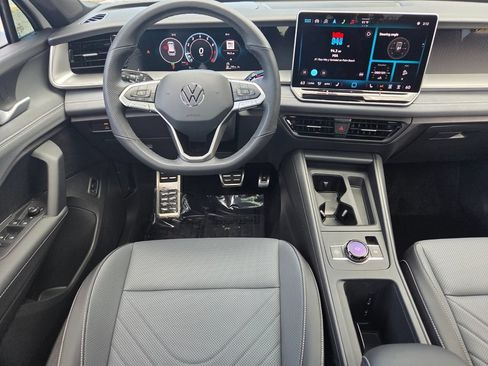 Used 2025 Volkswagen Tiguan SE R-Line AWD/4WD image 12