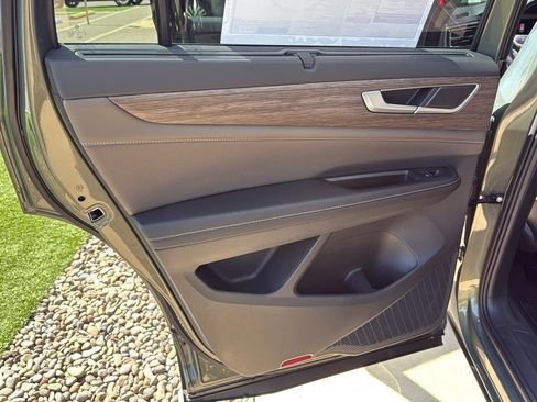 New 2025 Volkswagen Atlas SEL image 16