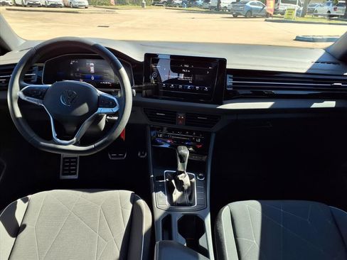 Used 2025 Volkswagen Jetta Sport image 5