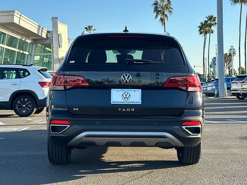 Used 2023 Volkswagen Taos SE w/ Black Wheel Package FWD image 6