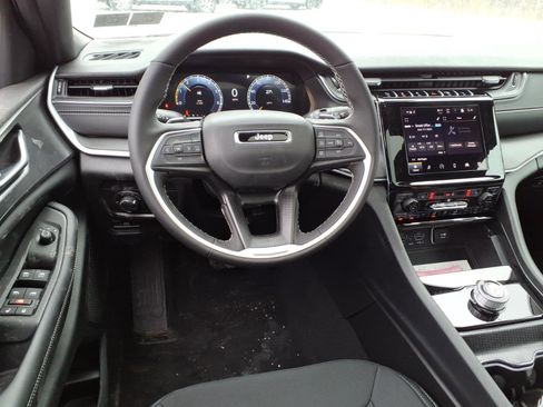 New 2026 Jeep Grand Cherokee L 4WD image 5