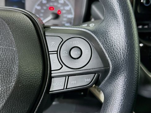 Used 2025 Toyota Corolla LE FWD image 16