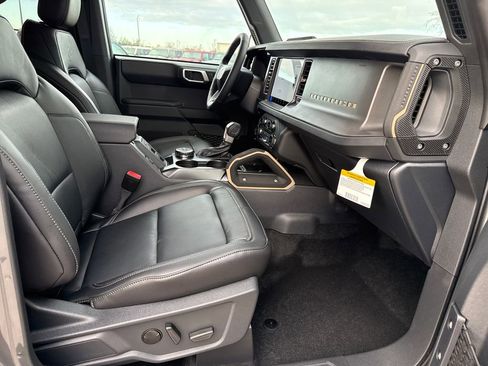 New 2025 Ford Bronco Badlands image 23