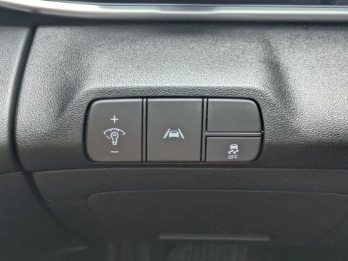 Used 2023 Hyundai Elantra Limited FWD image 22
