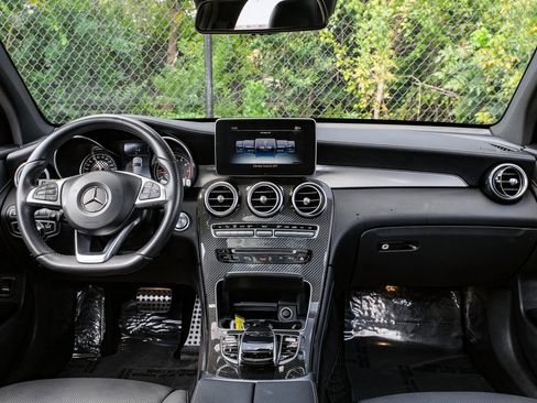 Used 2018 Mercedes-Benz GLC 43 AMG 4MATIC image 17