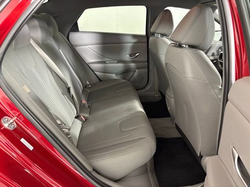 Used 2024 Hyundai Elantra Blue image 39