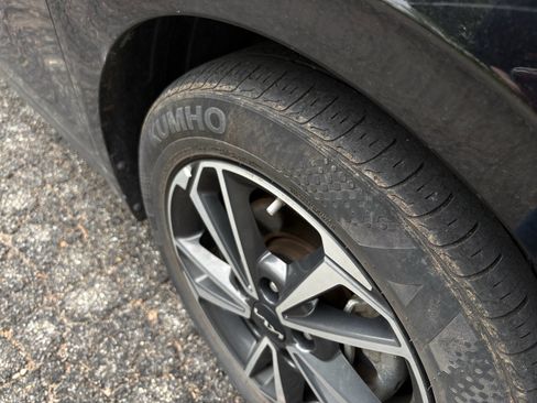 Used 2023 Kia Forte LXS w/ LXS Technology Package image 10