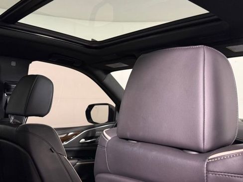 Used 2023 Cadillac Escalade Premium Luxury image 31