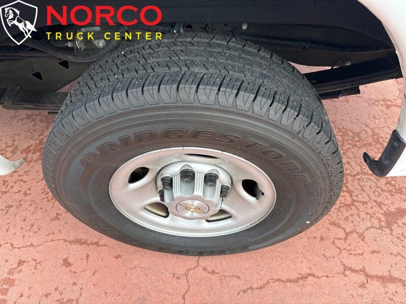 Used 2021 Chevrolet Express 2500 w/ Driver Convenience Package RWD image 15
