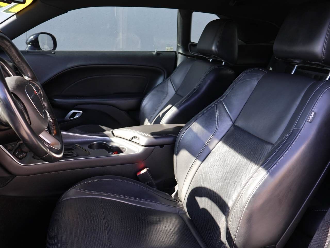Used 2015 Dodge Challenger SXT Plus w/ Driver Convenience Group RWD image 9