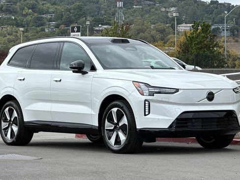 New 2025 Volvo EX90 Plus AWD/4WD image 9