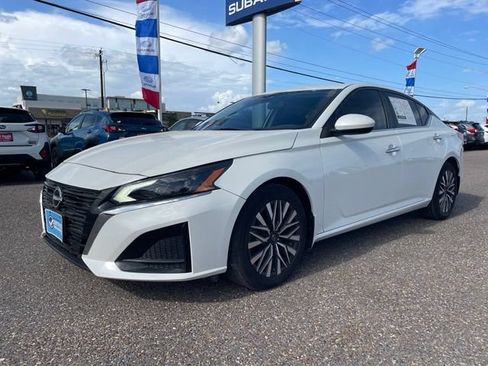 Used 2023 Nissan Altima 2.5 SV FWD image 3