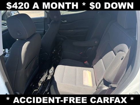Used 2023 GMC Acadia SLE w/ Driver Convenience Package FWD image 32