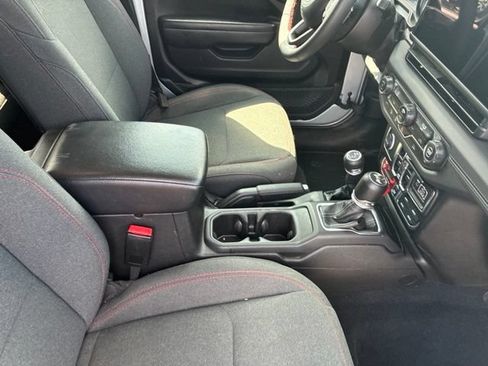 Used 2024 Jeep Wrangler Unlimited Rubicon AWD/4WD image 63