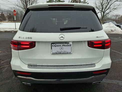 Used 2026 Mercedes-Benz GLB 250 4MATIC image 5