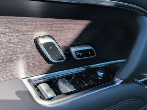 New 2026 Land Rover Range Rover SE AWD/4WD image 17