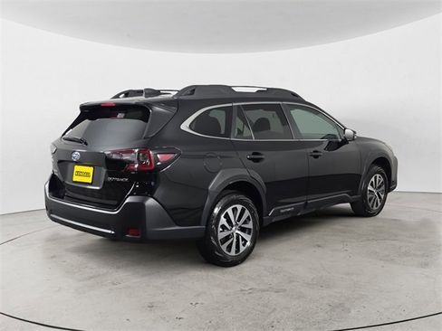 Certified 2025 Subaru Outback Premium image 5