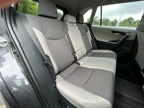 Used 2025 Toyota RAV4 XLE AWD/4WD image 41