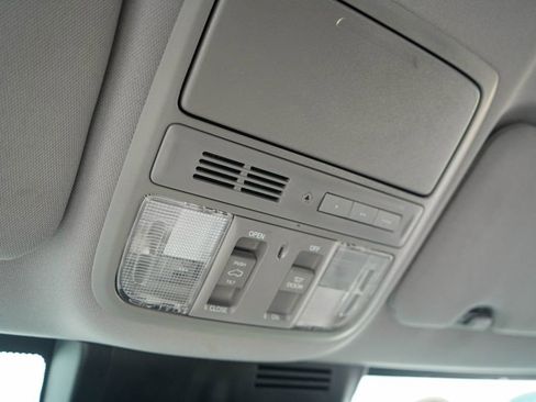 Used 2022 Honda CR-V EX-L image 11