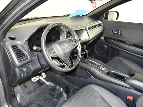 Used 2020 Honda HR-V Sport image 35