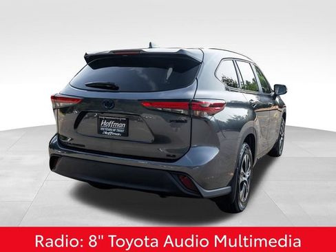 Used 2023 Toyota Highlander XLE AWD/4WD image 6
