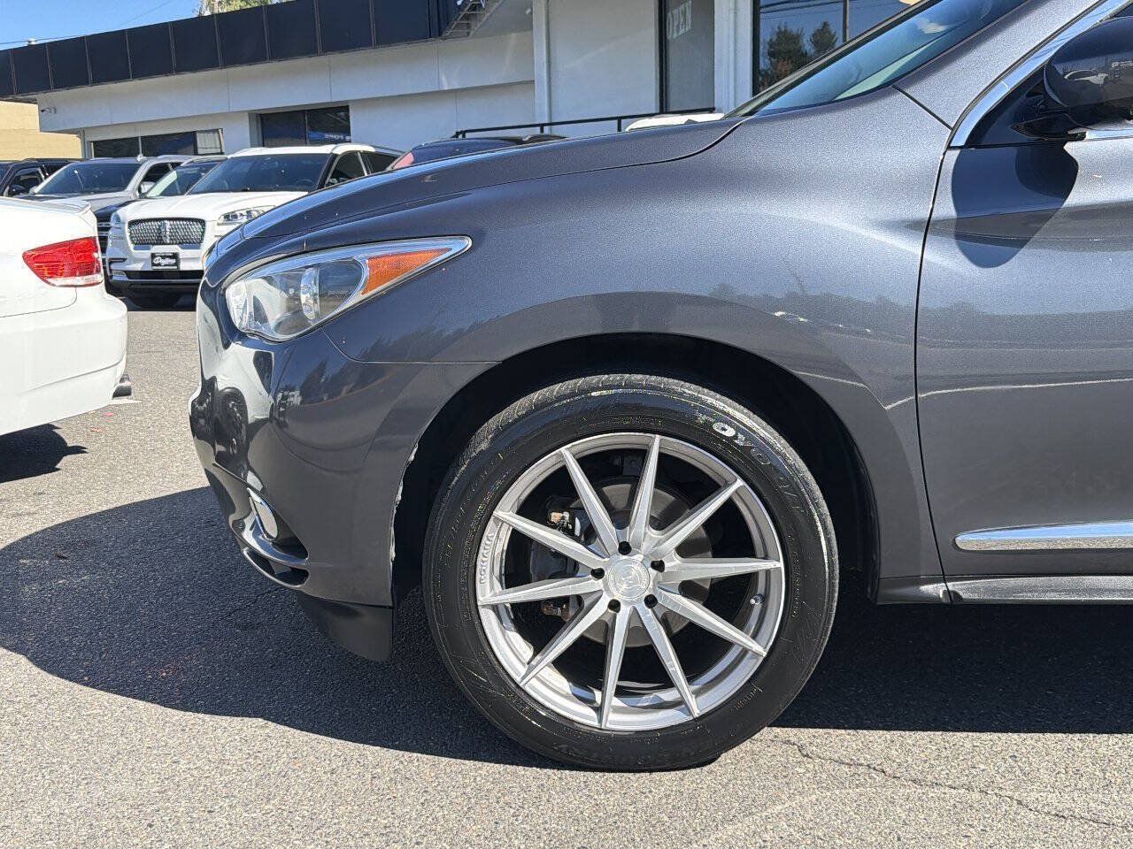 Used 2013 INFINITI JX35 AWD image 2