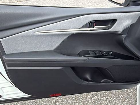 Used 2025 Toyota Camry LE w/ Convenience Package image 17