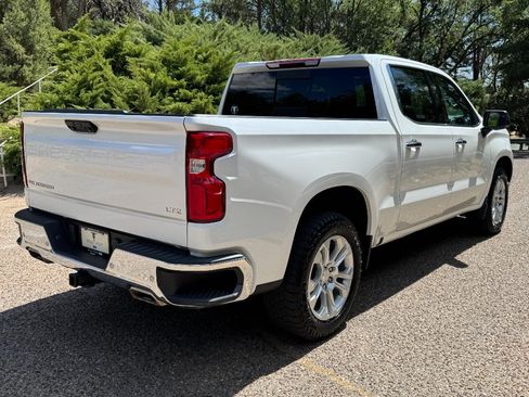 Used 2024 Chevrolet Silverado 1500 LTZ AWD/4WD image 5