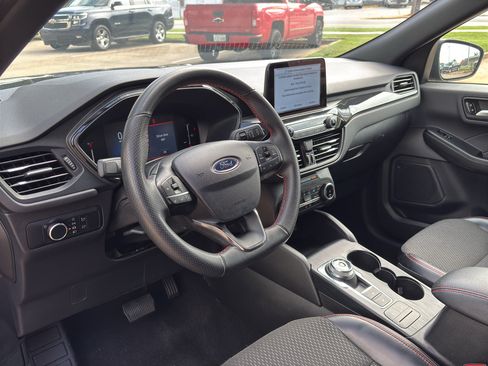 Used 2025 Ford Escape ST-Line FWD image 11